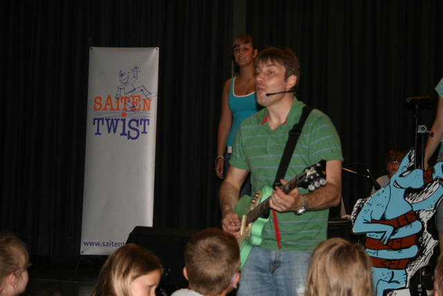 gal/2009/2009 Saitentwist Bildungszen Gelsenk aktiver Ferienstart 02.07/2009 Saitentwist Bildungszen Gelsenk aktiver Ferienstart 02.07. 054.jpg